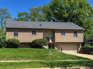 2509 Blue Ridge Dr NE, Cedar Rapids, IA 52402