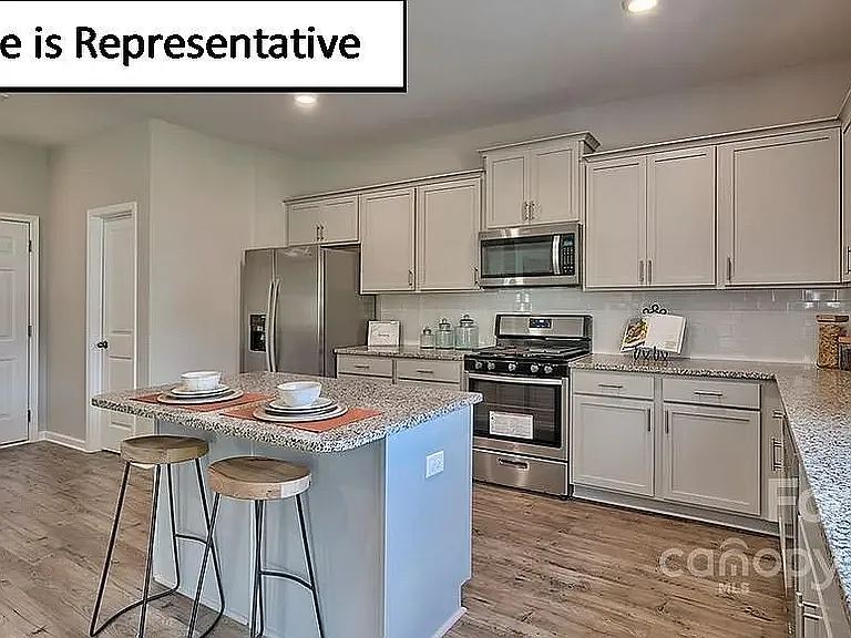 Austin Estates Dr — Photo 11