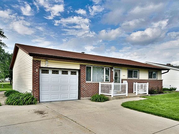 3rd image of 16 E Schubert Ave