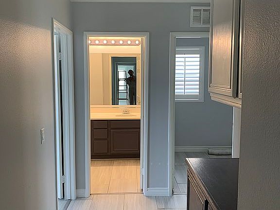 4th image of 28397 Bruning St
