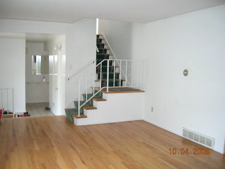 341 Ursula St — Photo 4