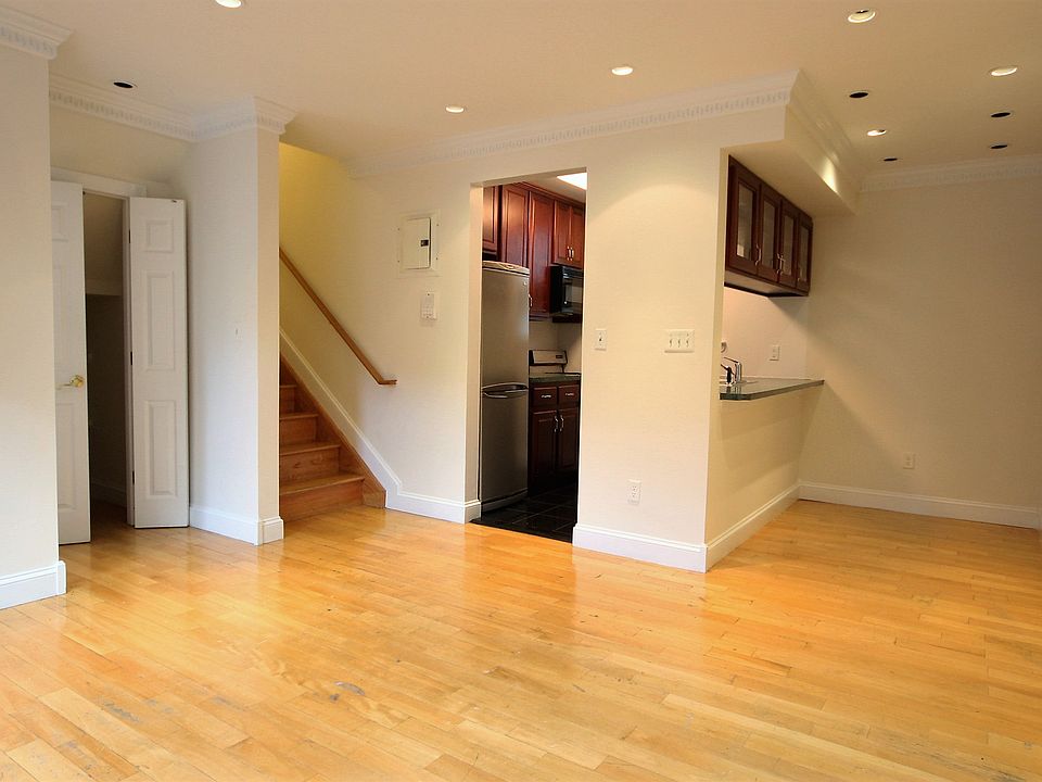1st image of 220 W 104th St APT 4R