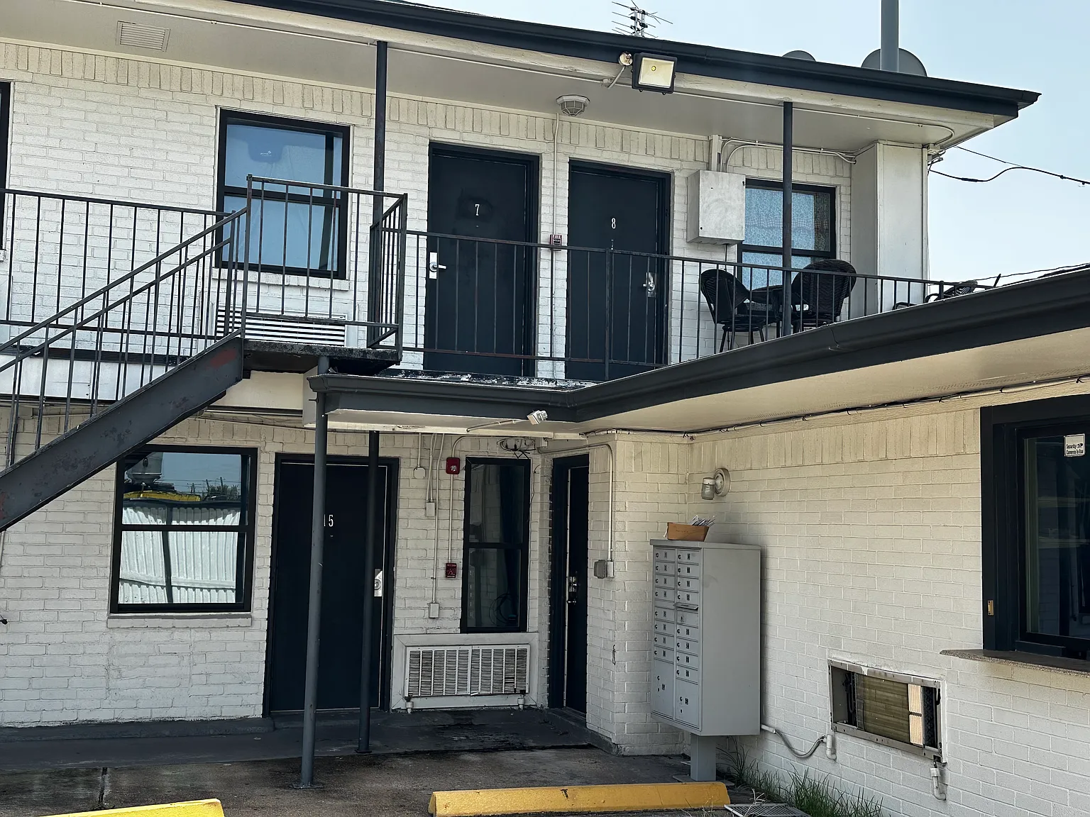 1 bed, 300 sqft, $800 — Photo 2