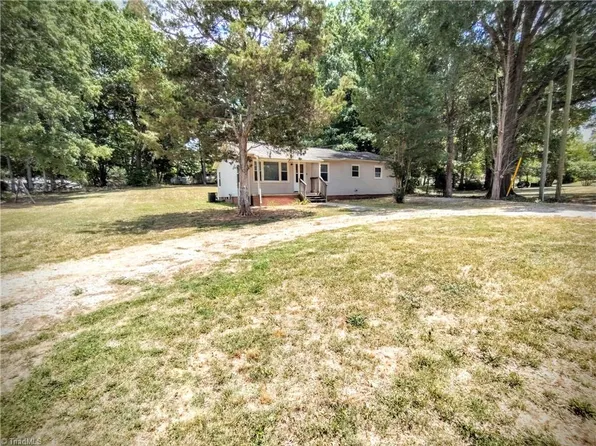 826 Graylyn Dr, High Point, NC 27263