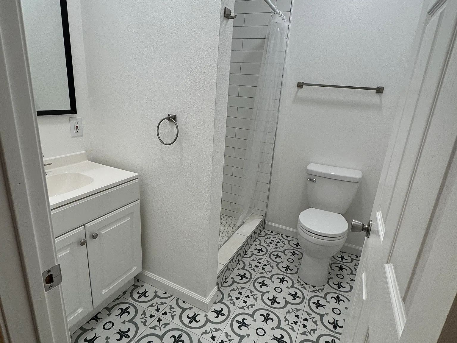 Studio, 1213 sqft, $1,200 — Photo 4