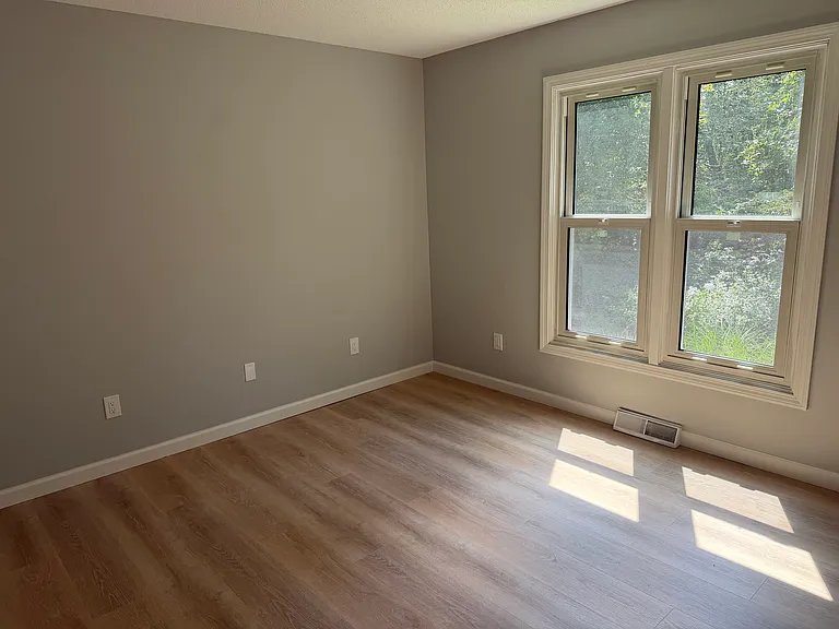 20 King James Dr — Photo 13