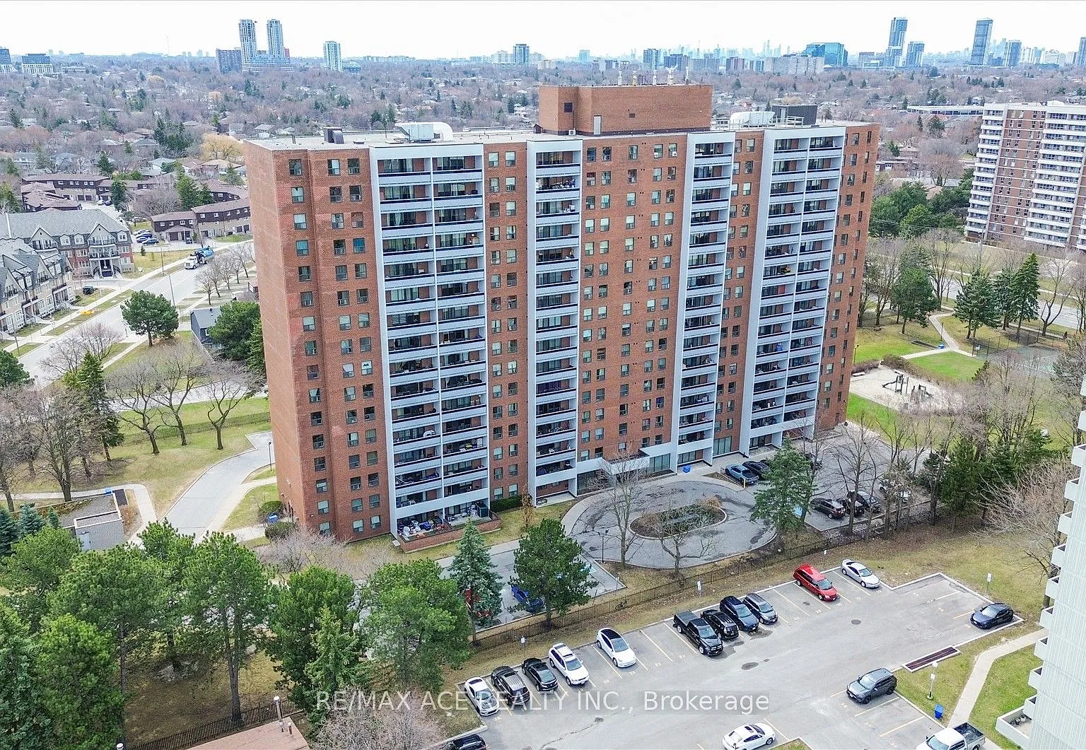3 bed, $3,000 — Photo 1