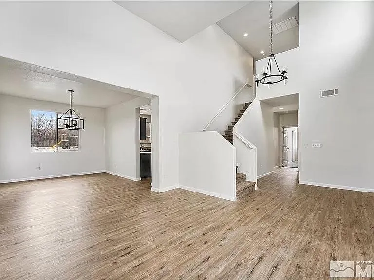 560 Golden Vista Ct — Photo 4