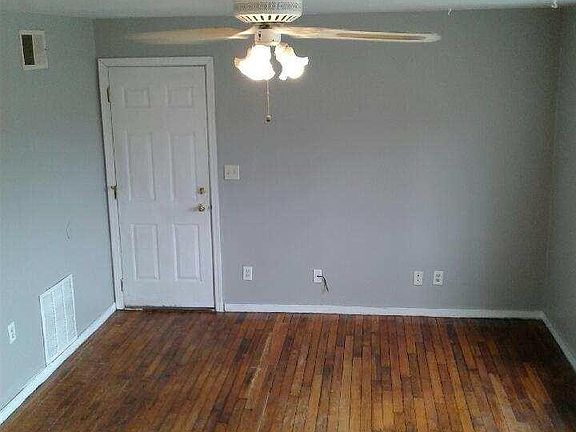 4th image of 32137 Genessee St