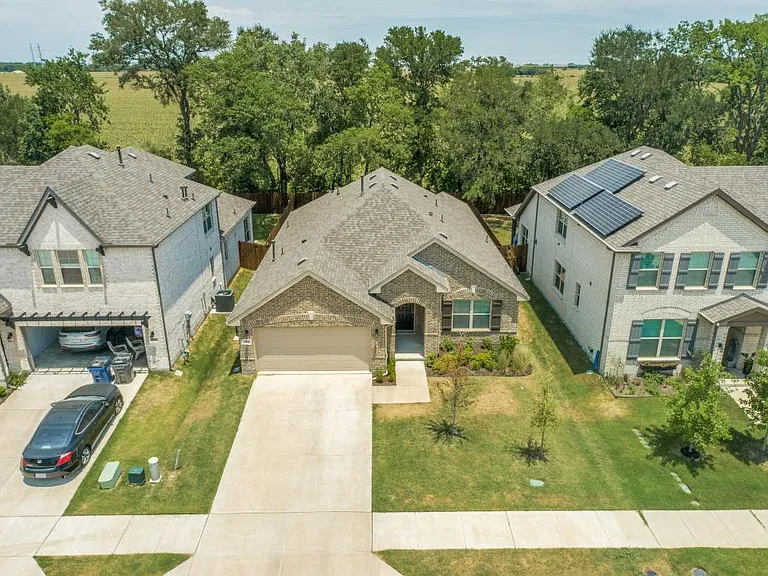 2911 Teak Dr — Photo 16