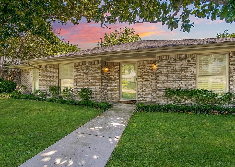 1st image of 2712 S Hillbrier Cir