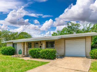 3230 Ridgeview Cir, Irving, TX 75062