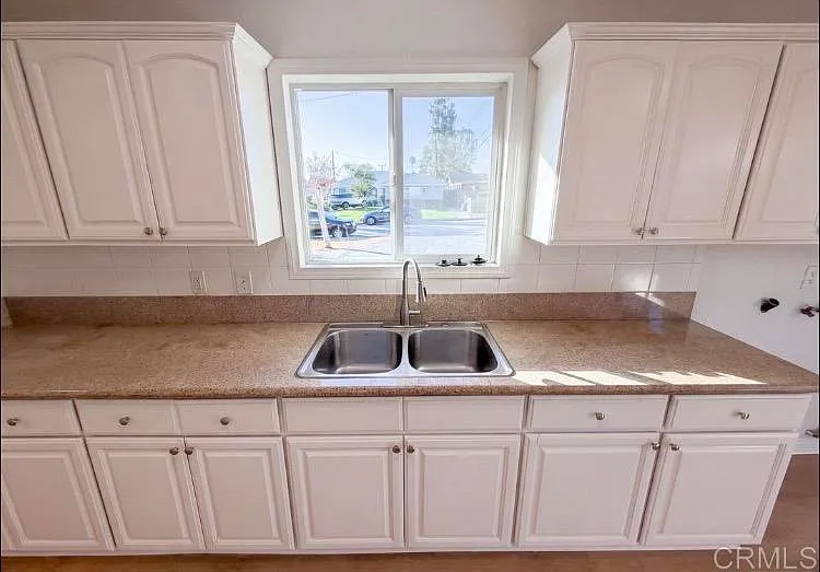 4 bed, 2.0 bath, 111 sqft, $2,000 — Photo 4