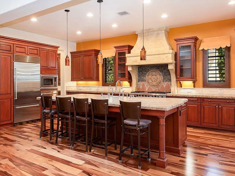 7767 Kestrel Ln — Photo 3