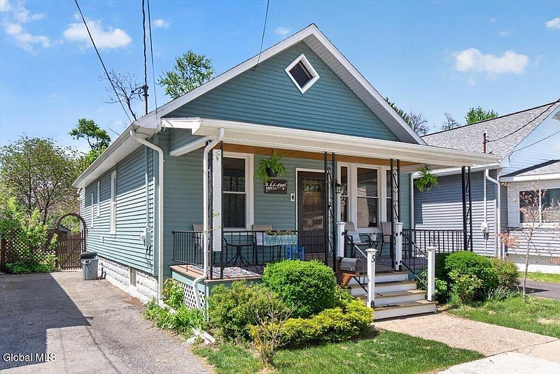 2nd image of 5 Cromer Avenue