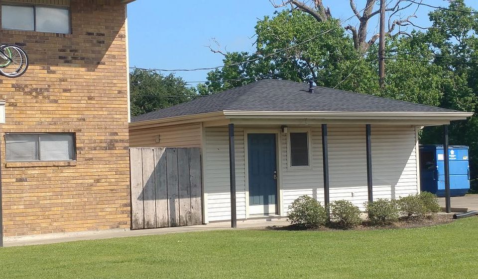 2nd image of 1924 Avenue H APT 12