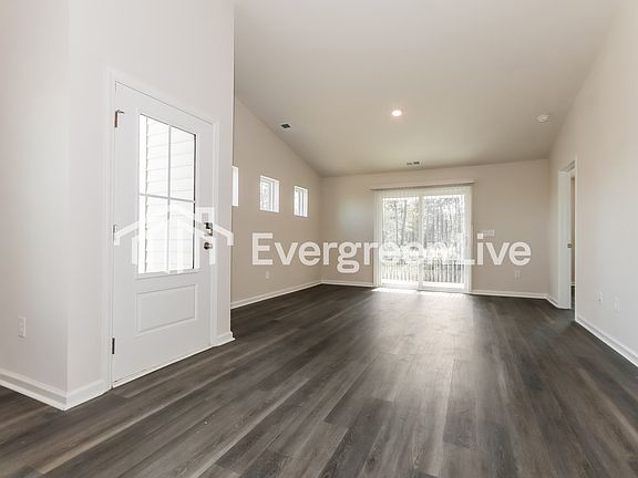 4th image of 2241 Courtina Way
