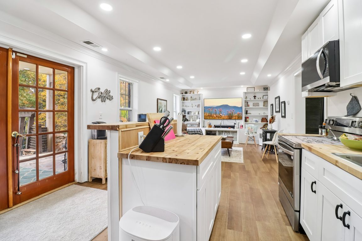 next background image