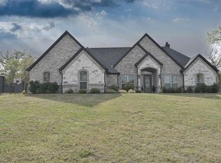 3029 Fossil Oaks Dr, Azle, TX 76020