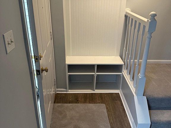5th image of 8625 Point Of Woods Dr