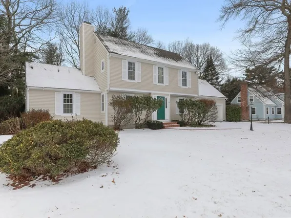 38 Fairway Dr, Attleboro, MA 02703