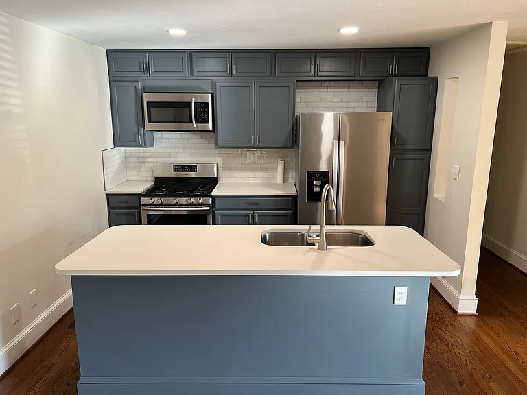 4906 Charleston Dr — Photo 2