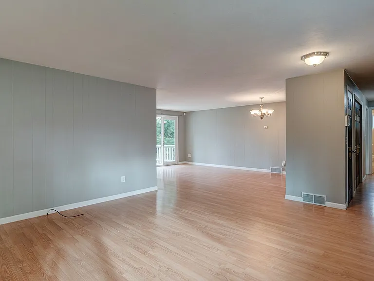 1056 SW 4th Ave — Photo 7