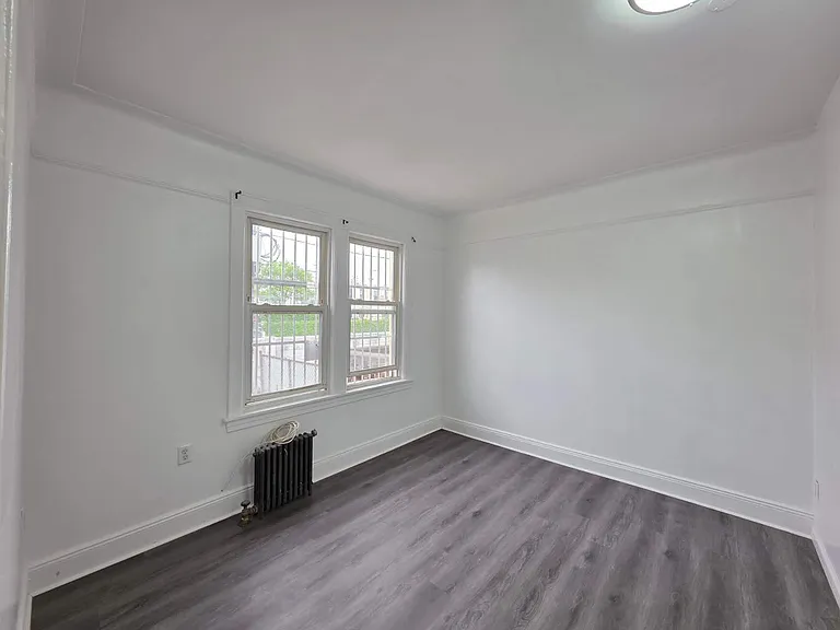 1596 W 7th St #1 — Photo 8