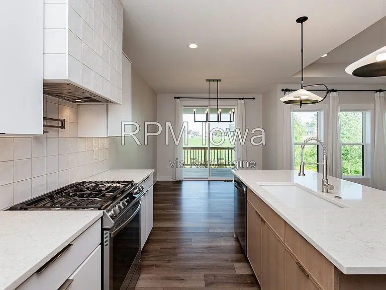 5901 NE Sherman Dr — Photo 8