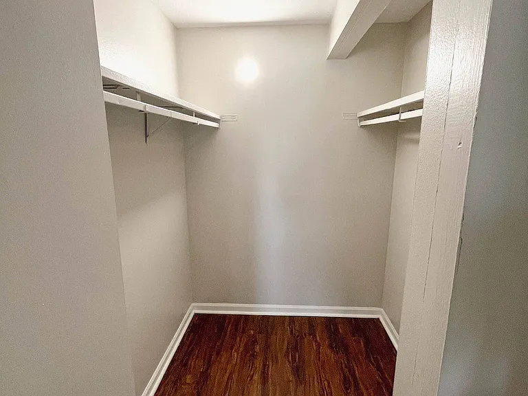 Fox Run Apartments — Photo 54