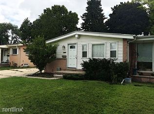 1220 N Fairview Ave, Lansing, MI 48912