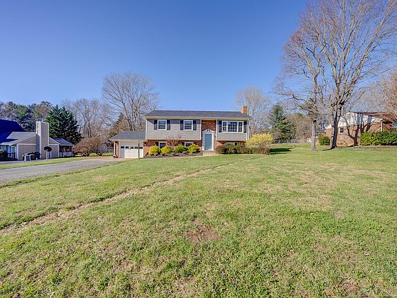 2nd image of 105 Maplewood Dr
