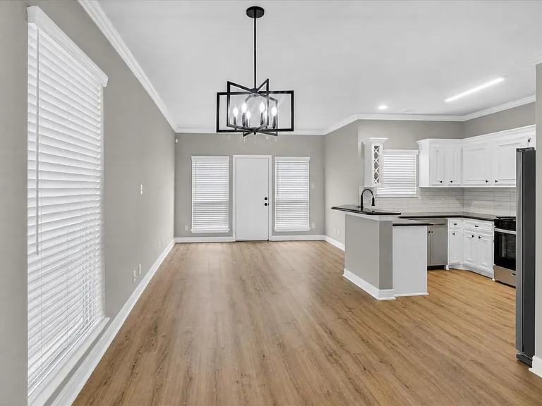 3323 Dennis St #A — Photo 4