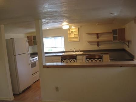 4th image of 413 1/2 N Quaw Blvd