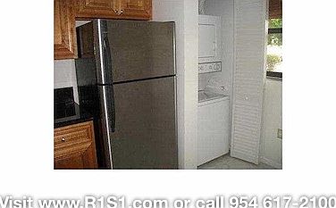 4th image of 9961 Nob Hill Ln