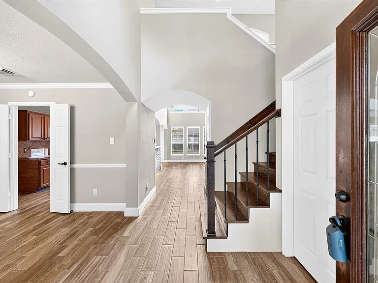 7603 Kenmark Ct — Photo 8