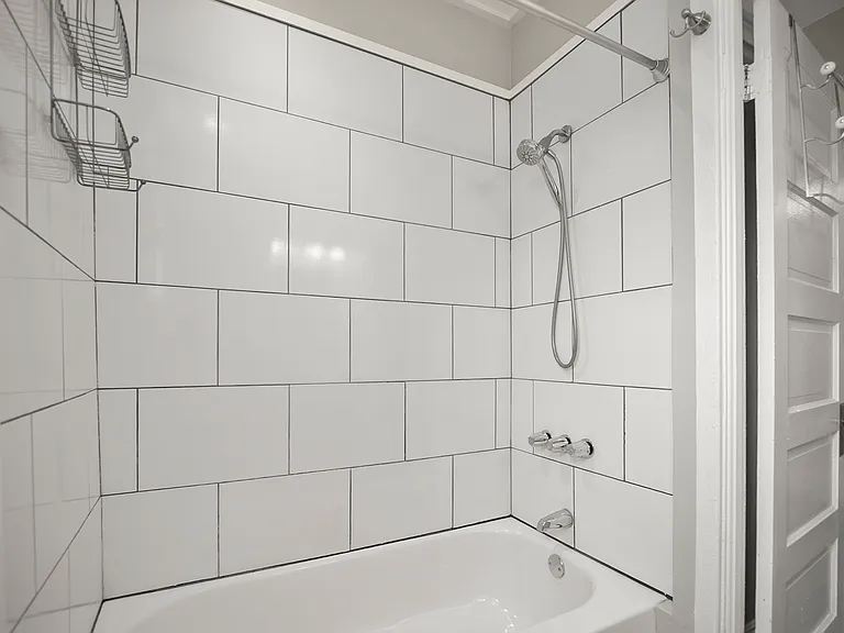2829 Indiana Ave #2 — Photo 8