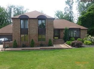 4448 Merlin Dr, Uniontown, OH 44685