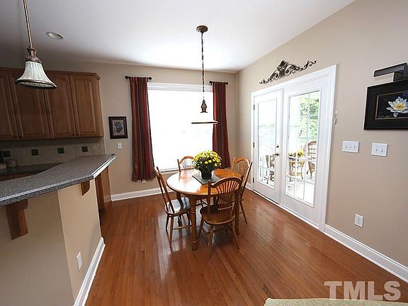 5th image of 208 Muses Mill Ct