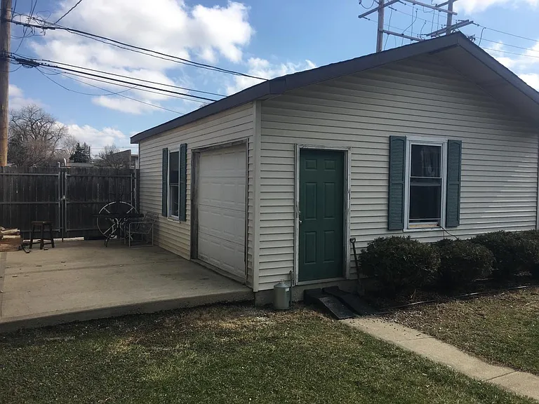 10725 S Artesian Ave — Photo 12