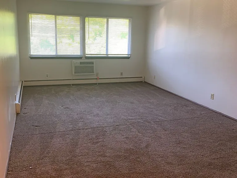 29 Alexander Ave — Photo 3