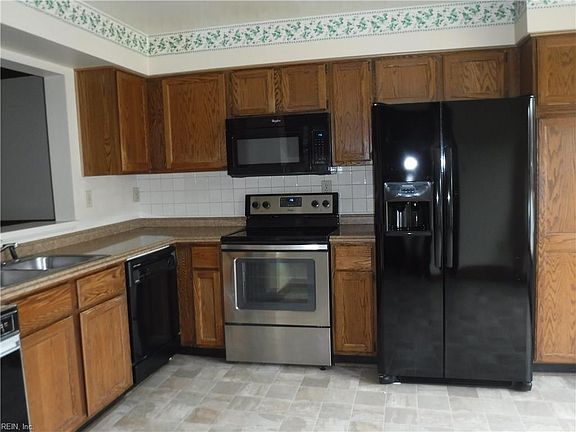 3rd image of 312 Boerum Ct