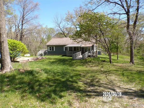 54 Central Hill Rd, Eldon, MO 65026