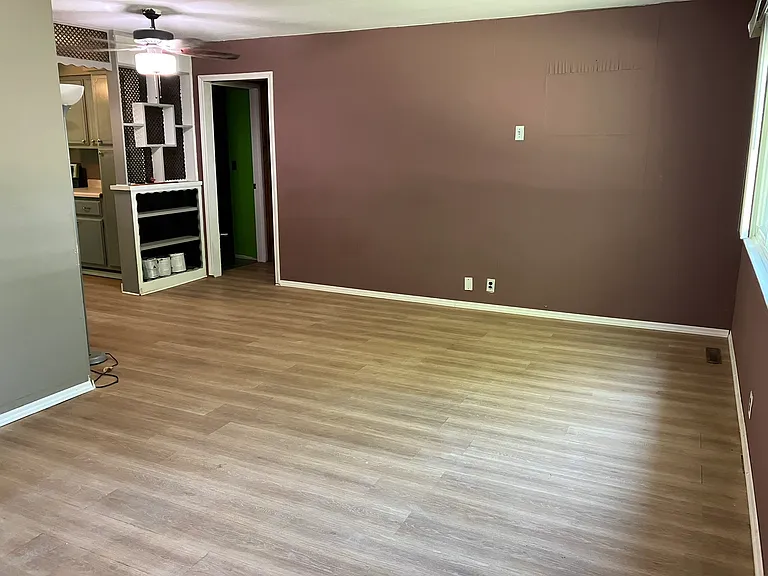 513 E Main St — Photo 2