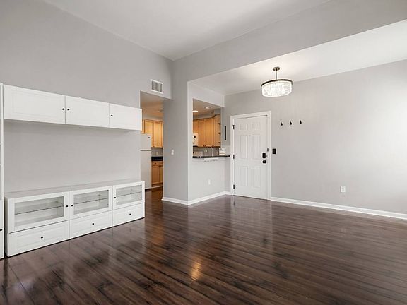 3rd image of 2819 Syracuse Ct Unit 232