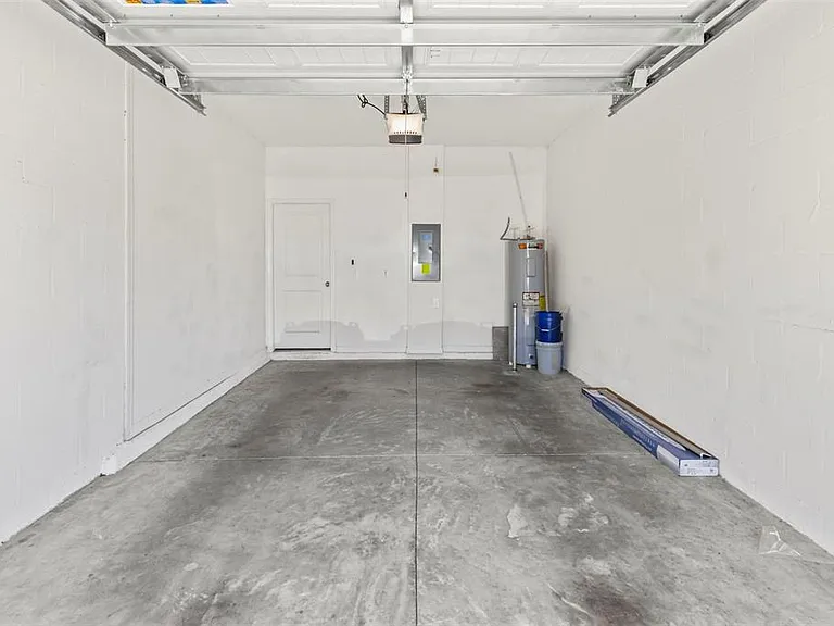 15504 Florence Hollow Pl — Photo 36