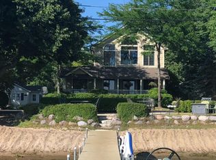 39434 Bloomfield Rd, Genoa City, WI 53128