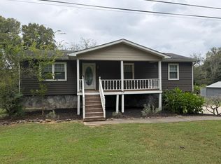 9233 Snow Hill Rd, Ooltewah, TN 37363