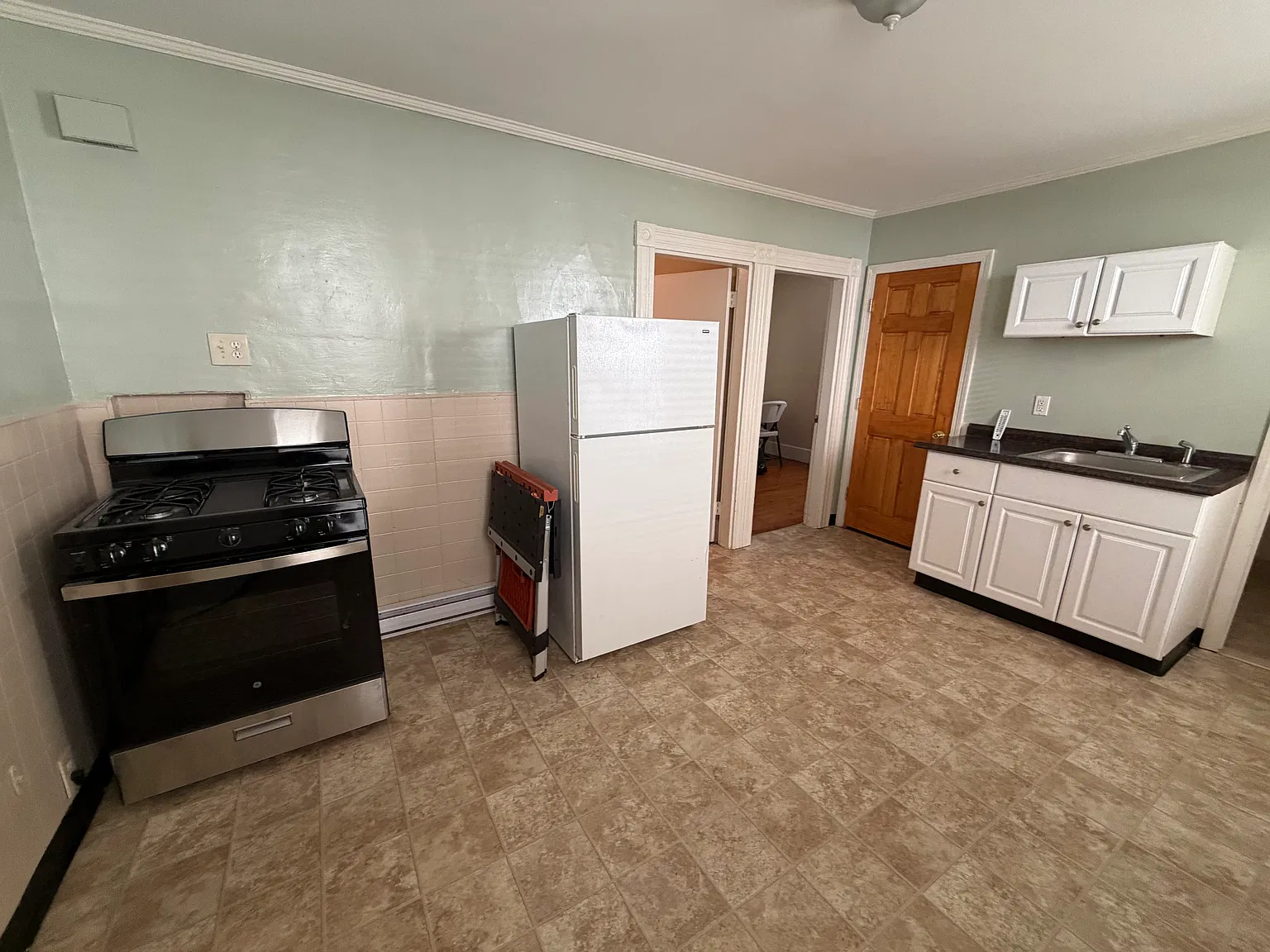 1 bed, 900 sqft, $2,000 — Photo 2