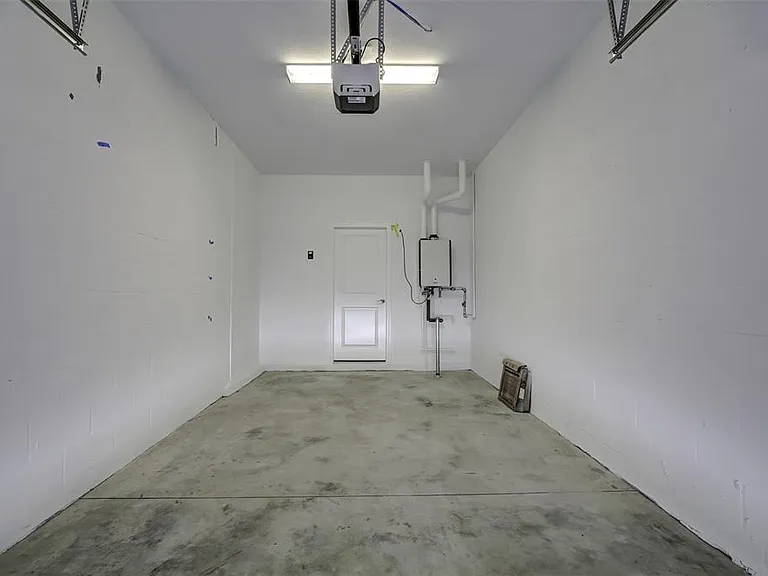 8240 Corner Pine Way — Photo 28